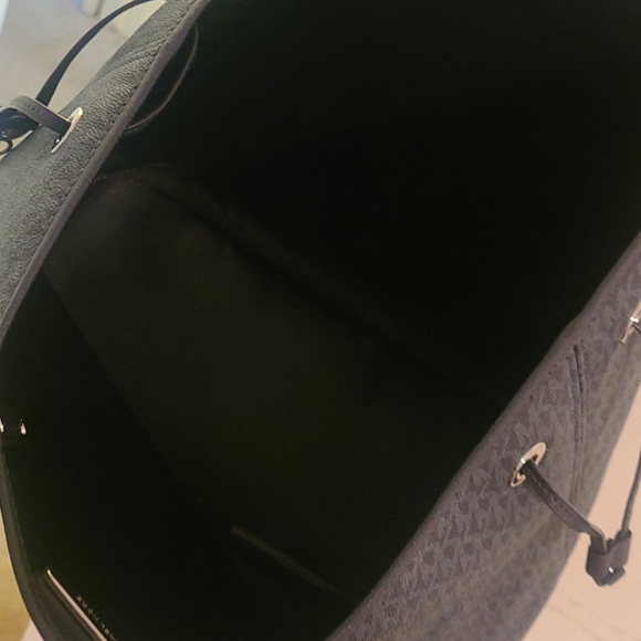 Navy blue Michael Kors bag - Picture 3 of 3